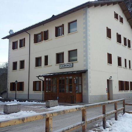 Casa Alpina Sacro Cuore Canale d'Agordo Luaran gambar