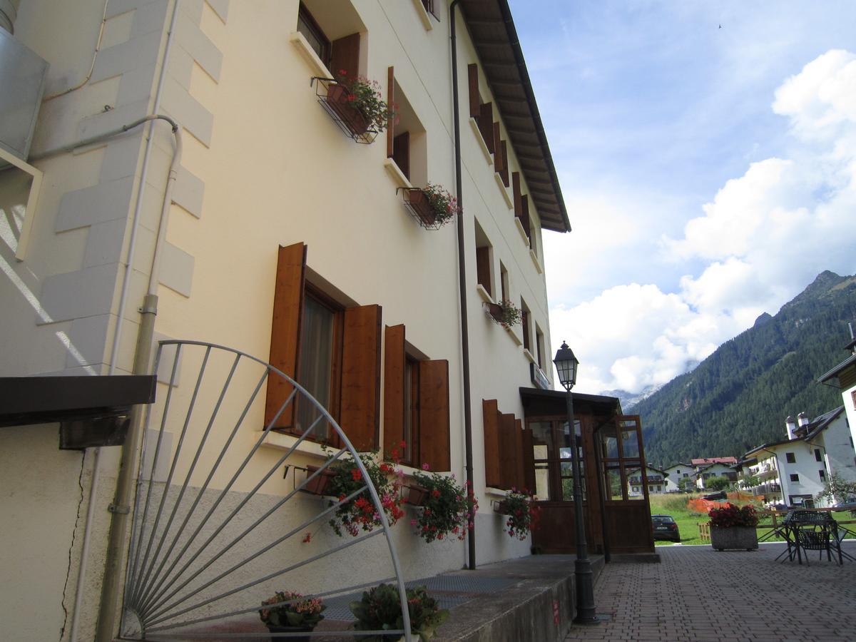 Casa Alpina Sacro Cuore Canale d'Agordo Luaran gambar